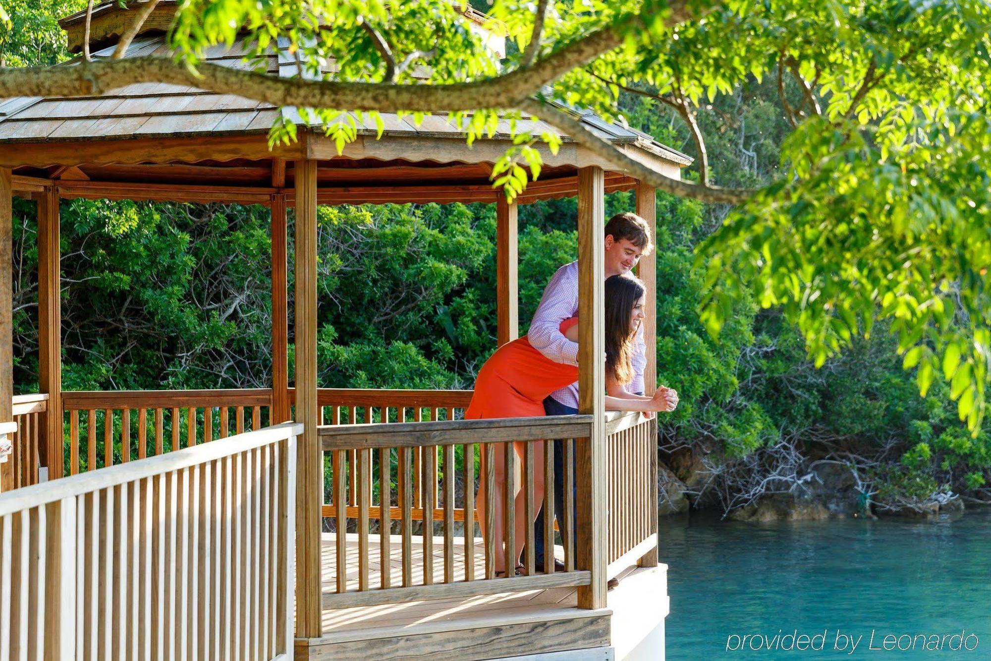 Grotto Bay Beach Resort Hamilton Parish Exteriör bild